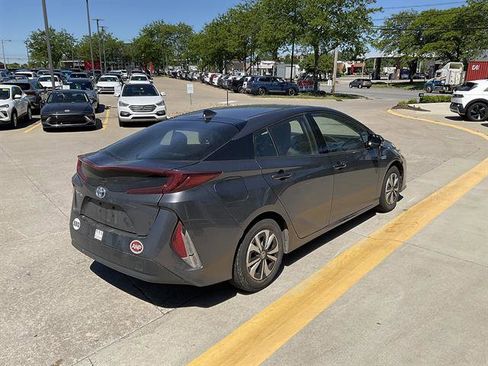 Used 2019 Toyota Prius Prime Premium FWD image 3