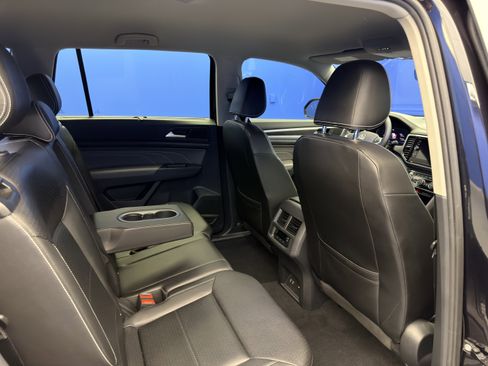 Used 2023 Volkswagen Atlas SE w/ Black Wheel Package image 25