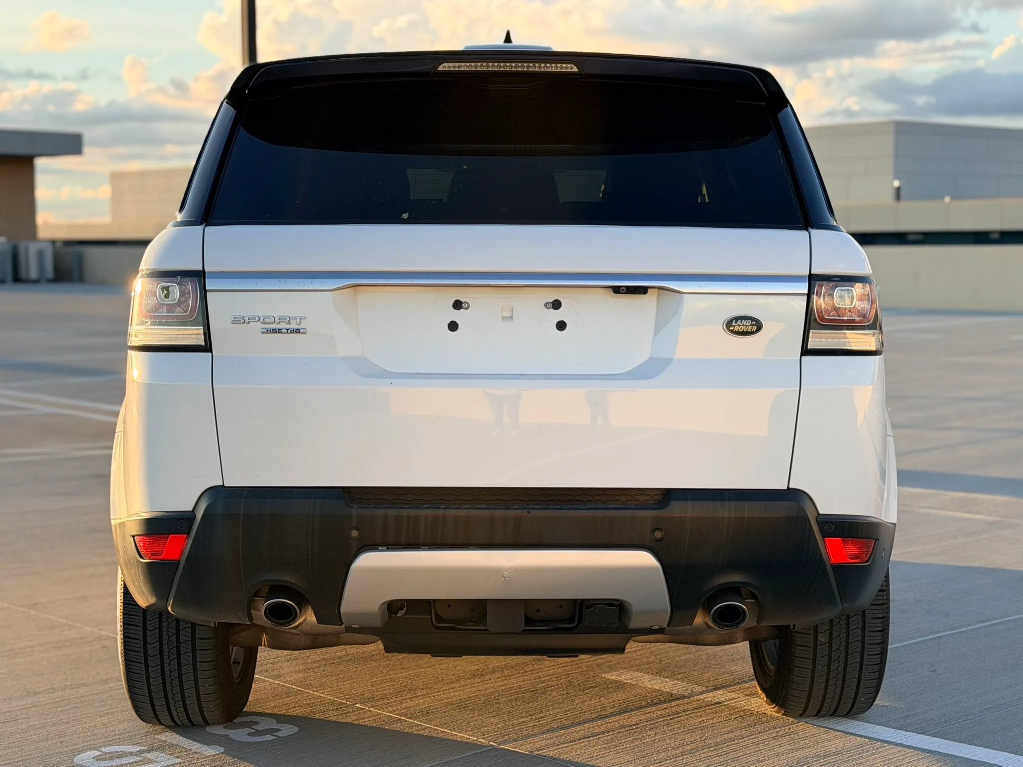 Used 2017 Land Rover Range Rover Sport HSE AWD/4WD image 6
