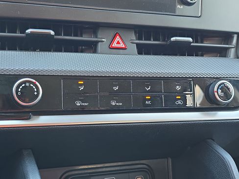 Used 2024 Kia Sportage LX image 18