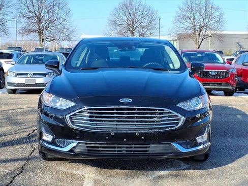 Certified 2019 Ford Fusion SE image 2