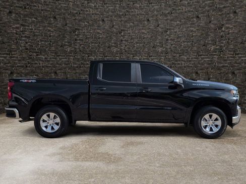 Used 2020 Chevrolet Silverado 1500 LT w/ Remote Start Package AWD/4WD image 3
