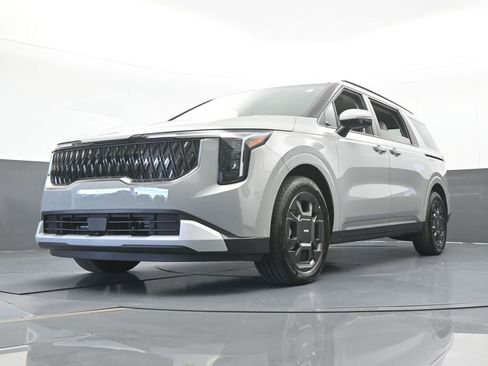 Used 2026 Kia Carnival EX FWD image 58