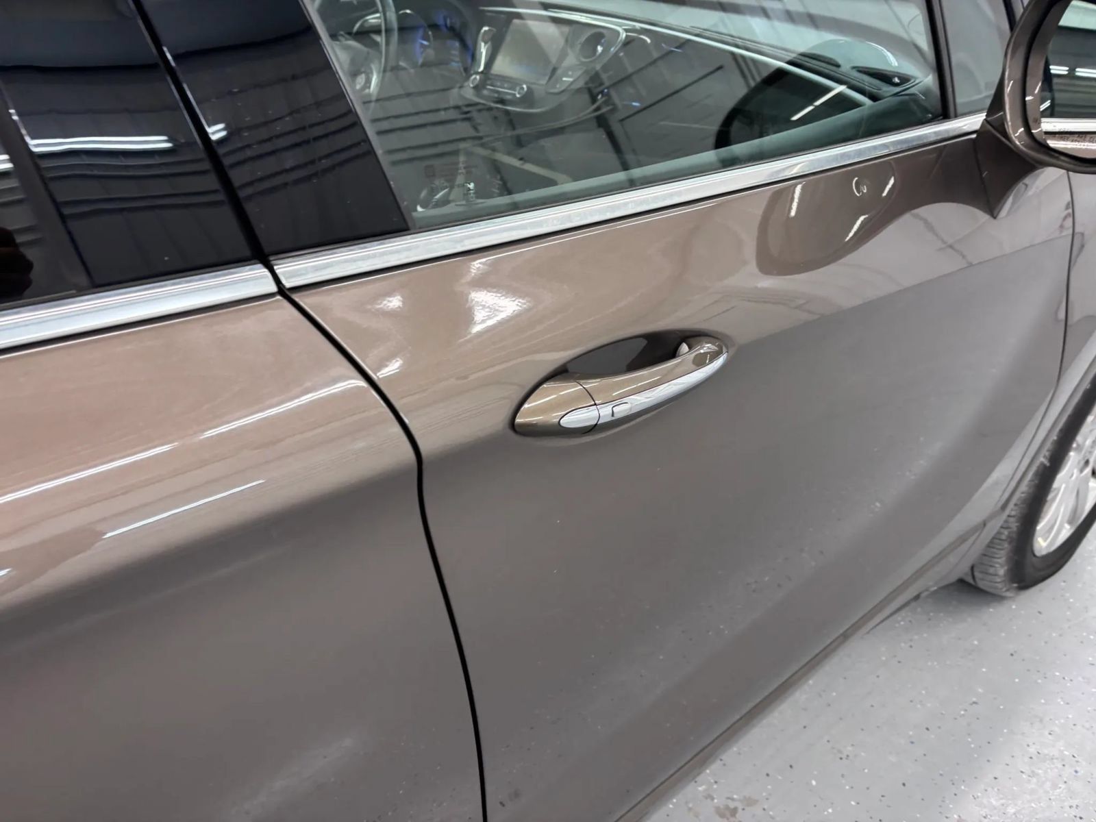 Used 2019 Buick Envision Essence AWD/4WD image 25