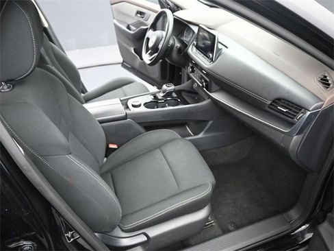 Used 2023 Nissan Rogue S image 17