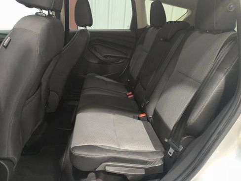 Used 2017 Ford Escape SE AWD/4WD image 16