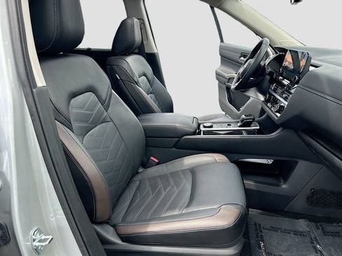 Certified 2024 Nissan Pathfinder Platinum AWD/4WD image 27