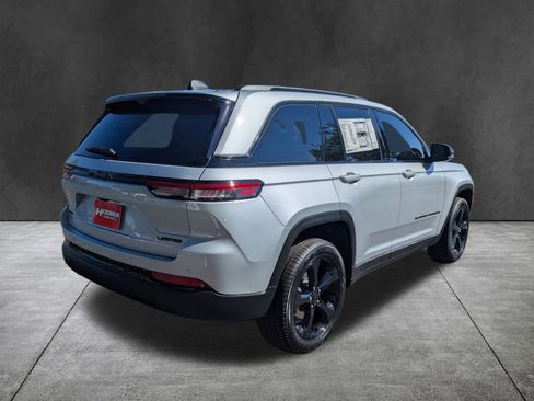 New 2025 Jeep Grand Cherokee Limited image 4