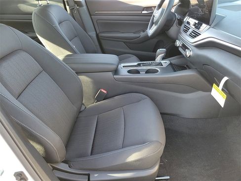 New 2025 Nissan Altima 2.5 SV image 15