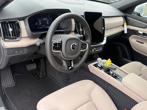 New 2026 Volvo XC90 T8 Plus image 14