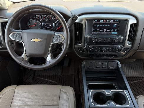 Used 2018 Chevrolet Silverado 1500 LT w/ Texas Edition RWD image 13