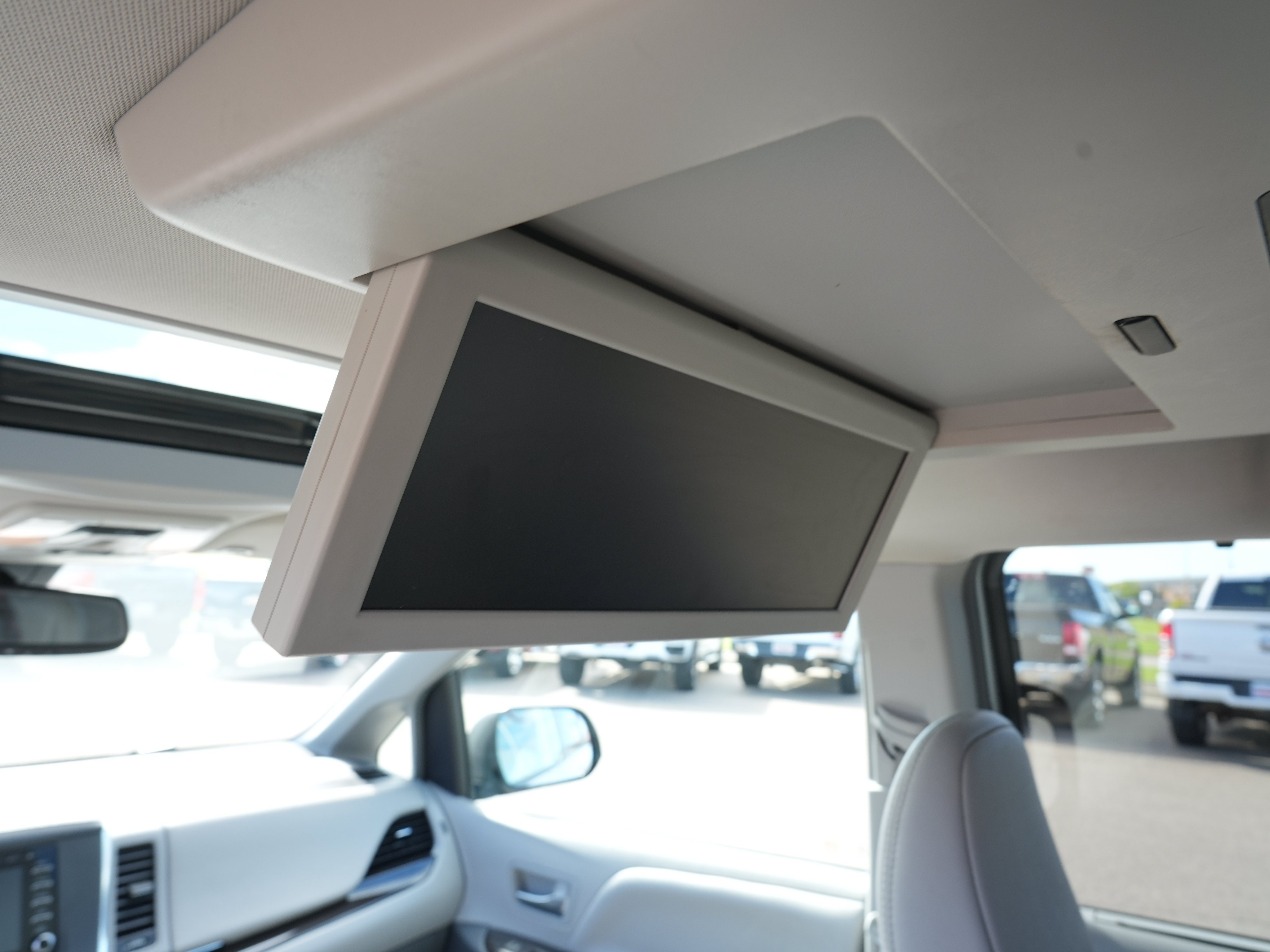 Used 2019 Toyota Sienna XLE Premium w/ Carpet Mat Package AWD/4WD image 22