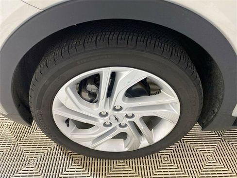 Used 2023 Chevrolet Bolt LT image 22