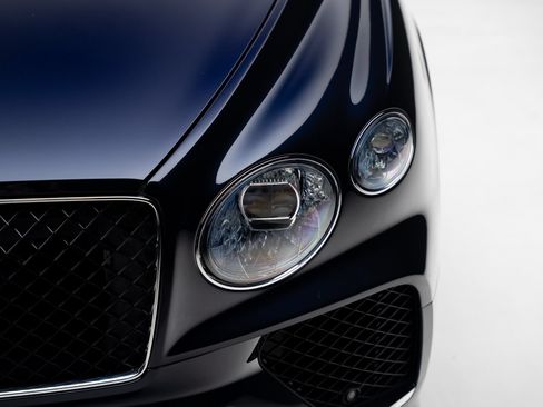 Used 2024 Bentley Bentayga AWD/4WD image 11