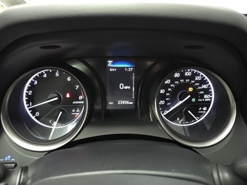Used 2024 Toyota Camry SE image 21
