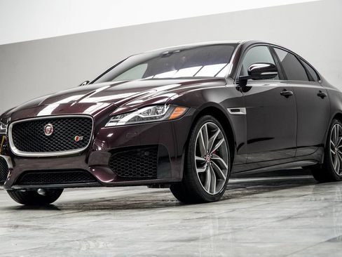 Used 2017 Jaguar XF S image 8