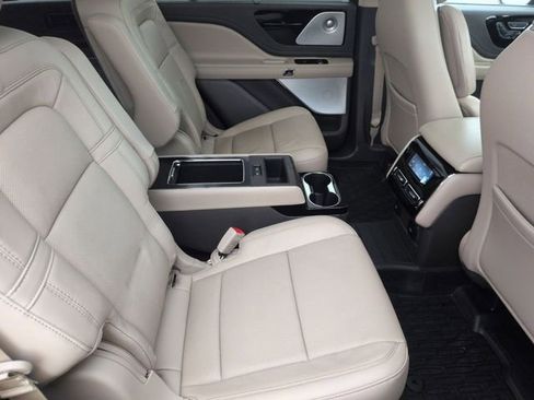 Used 2022 Lincoln Aviator Reserve w/ Equipment Group 201A image 31