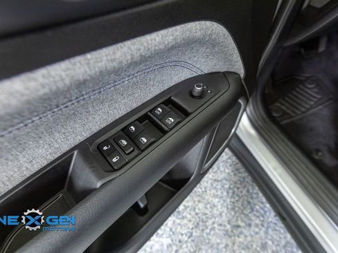 Used 2025 Jeep Compass Sport image 12