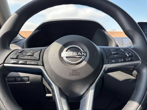 Used 2025 Nissan Sentra SV FWD image 25