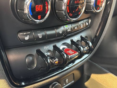 Used 2019 MINI Cooper Clubman ALL4 w/ Premium Package AWD/4WD image 30