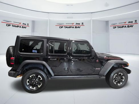 Used 2025 Jeep Wrangler Unlimited Rubicon AWD/4WD image 7