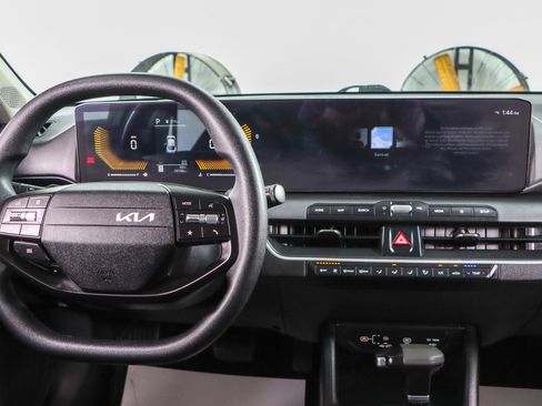 Used 2025 Kia K4 FWD image 17