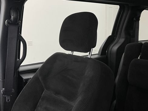 Used 2016 Dodge Grand Caravan SE FWD image 38
