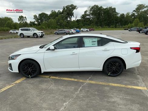 New 2026 Nissan Altima 2.5 SV w/ SV Special Edition Package FWD image 6