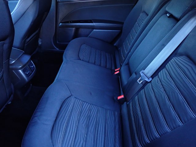 Used 2016 Ford Fusion SE FWD image 8