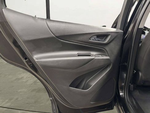 Used 2019 Chevrolet Equinox LT w/ Sun & Navigation Package AWD/4WD image 13