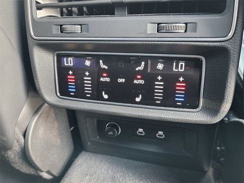 Used 2023 Audi Q8 Premium Plus w/ Premium Plus Package image 35