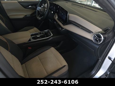 Used 2025 Chevrolet Equinox ACTIV w/ Safety and Technology Package FWD image 42