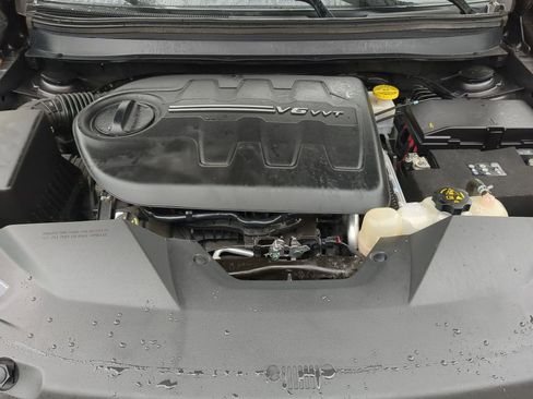 Used 2020 Jeep Cherokee Trailhawk w/ Cold Weather Group image 17