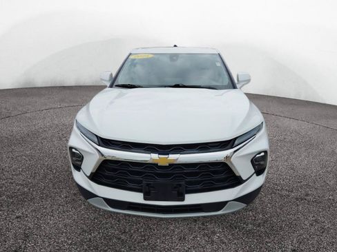 Used 2025 Chevrolet Blazer LT AWD/4WD image 2
