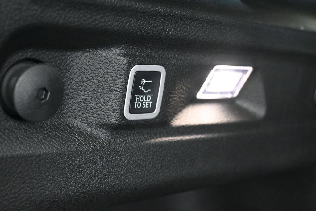 Used 2025 Jeep Grand Cherokee L Limited RWD image 39