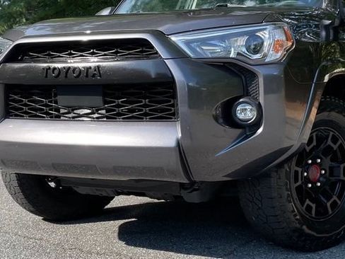 Used 2022 Toyota 4Runner SR5 AWD/4WD image 3