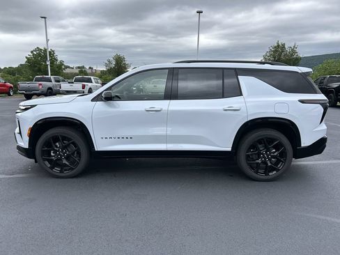 New 2026 Chevrolet Traverse RS w/ LPO, Floor Liner Package AWD/4WD image 4