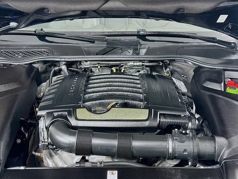 Used 2017 Porsche Cayenne Platinum Edition image 21