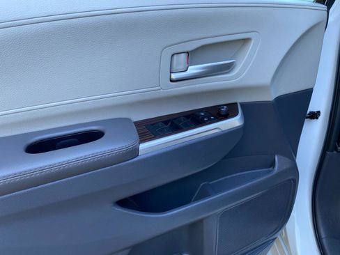 Used 2023 Toyota Sienna XLE image 23