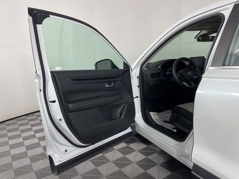 Used 2023 Honda CR-V LX image 17