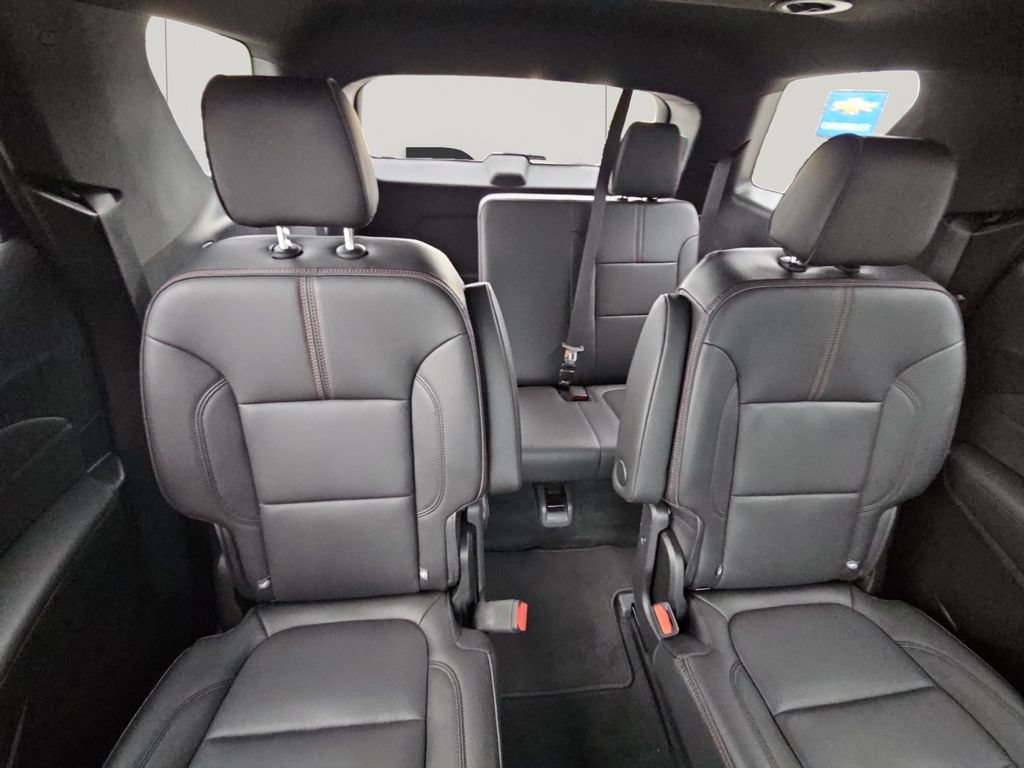 Used 2023 Chevrolet Traverse RS AWD/4WD image 17
