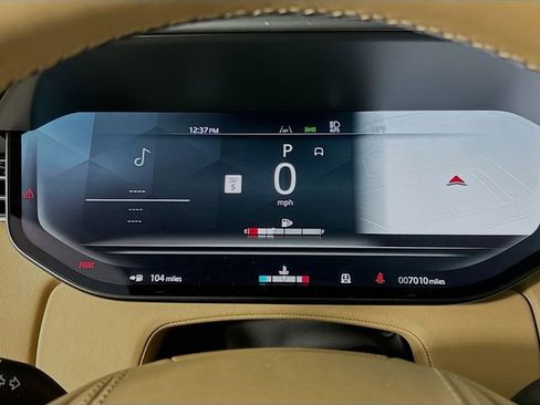 Used 2025 Land Rover Range Rover Long Wheelbase SE image 13