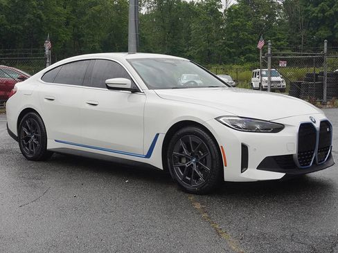 Used 2023 BMW i4 eDrive40 RWD image 2