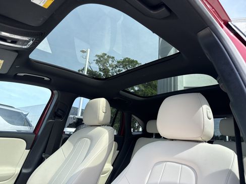 Used 2025 Mercedes-Benz GLA 250 image 14