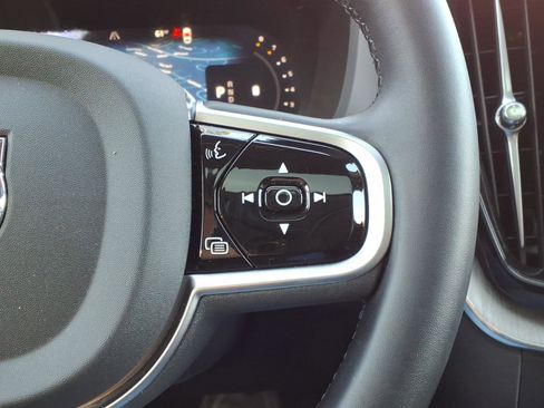 Certified 2025 Volvo XC60 B5 Plus AWD/4WD image 25