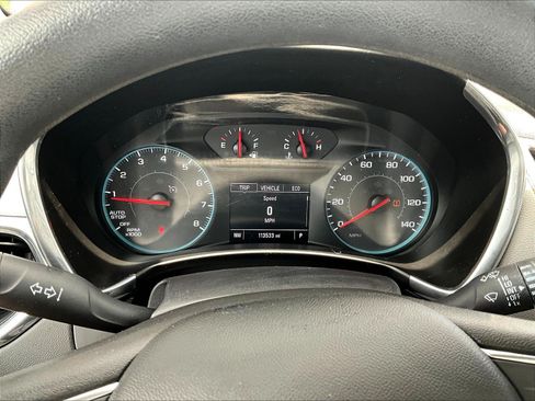 Used 2018 Chevrolet Equinox LS FWD image 13