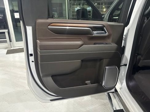 Used 2024 GMC Sierra 3500 Denali w/ Denali Reserve Package AWD/4WD image 19