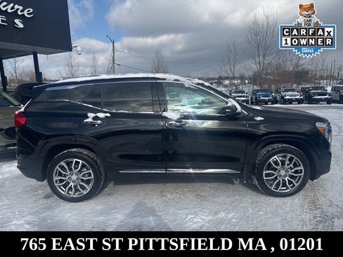 Used 2023 GMC Terrain Denali w/ Denali Premium Package image 8