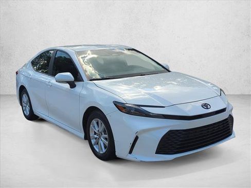 Used 2025 Toyota Camry LE FWD image 3