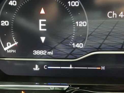 Certified 2025 GMC Sierra 2500 SLT w/ SLT Premium Package AWD/4WD image 36